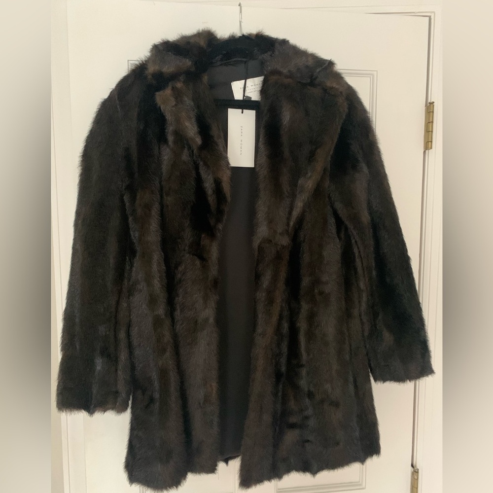 Zara women’s faux fur chocolate brown hook closure coat- size M- NWT